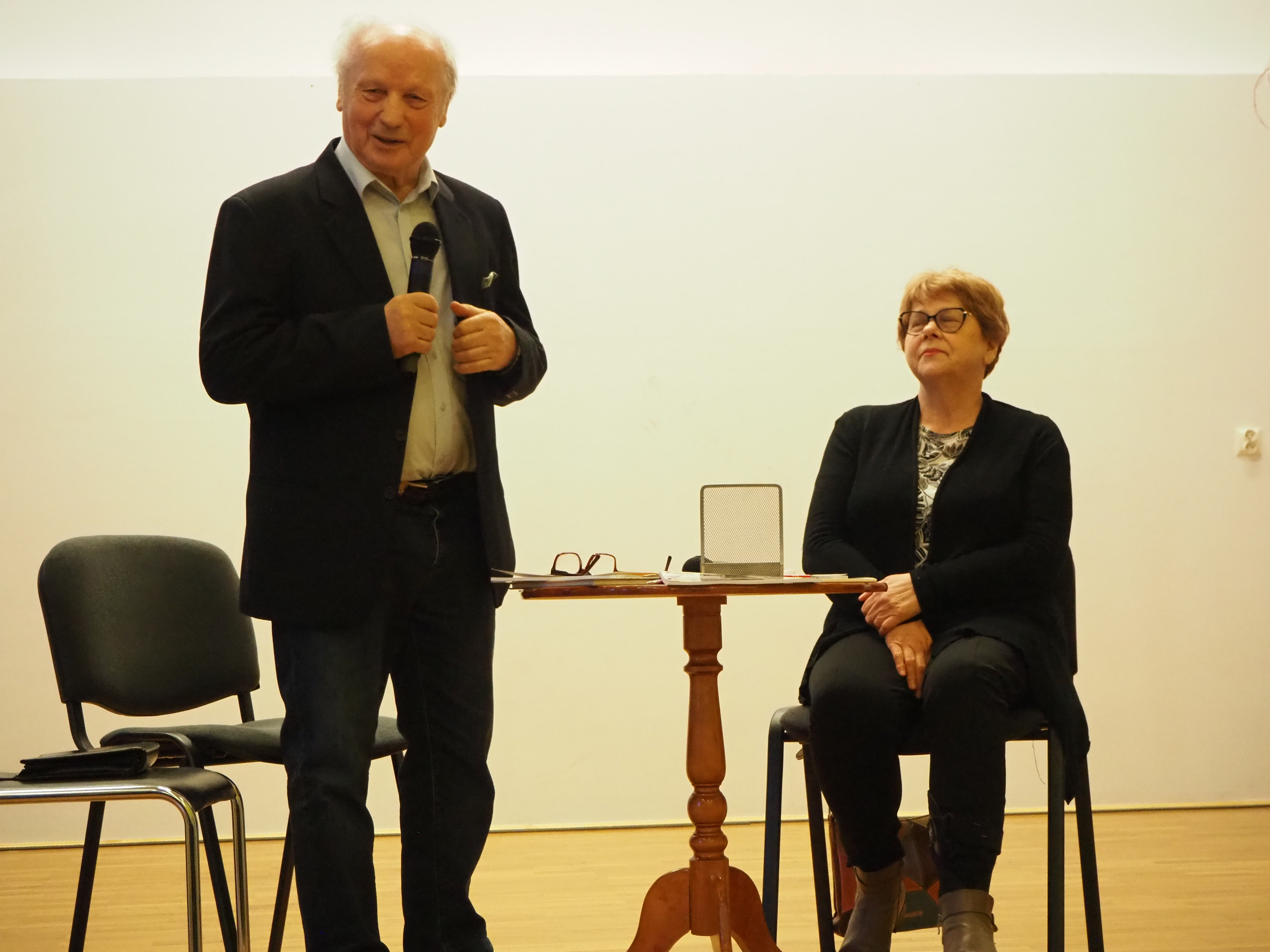 Promocja książki "Ochrona zdrowia w gminie Cieszanów w latach 1944-2022" autorstwa pana Edwarda Dziaduły