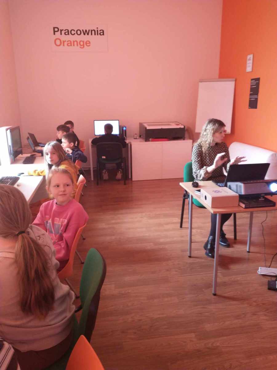 8Marca W Bibliotece 12