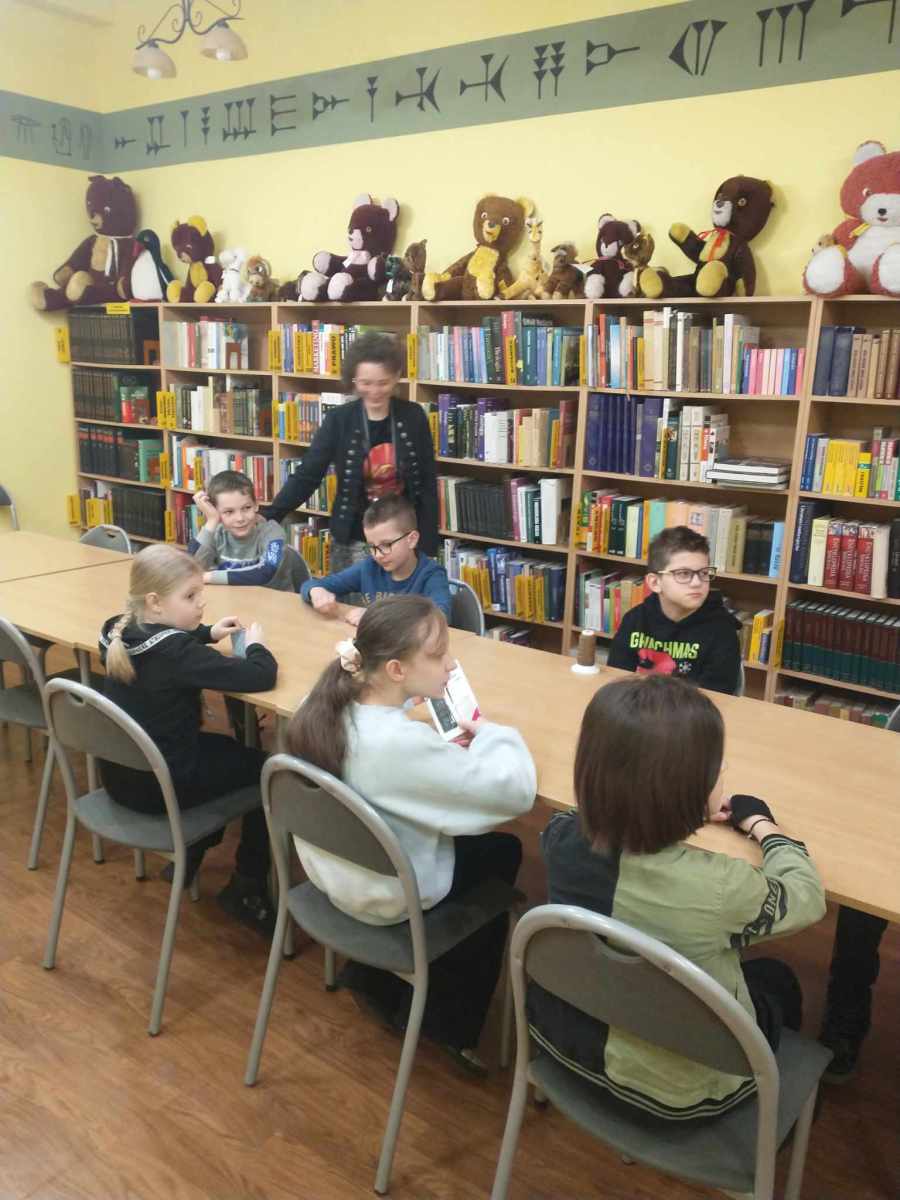 8Marca W Bibliotece 9