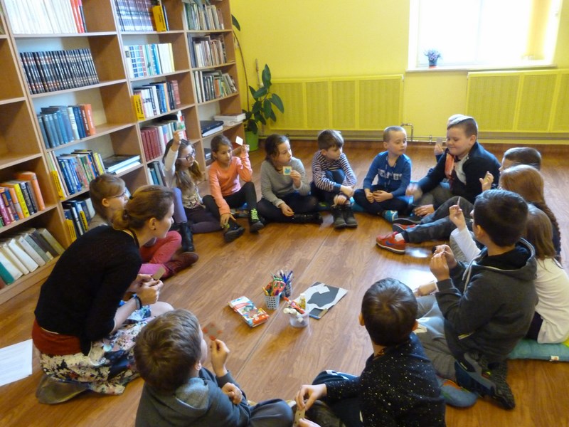 Czytam sobie w bibliotece