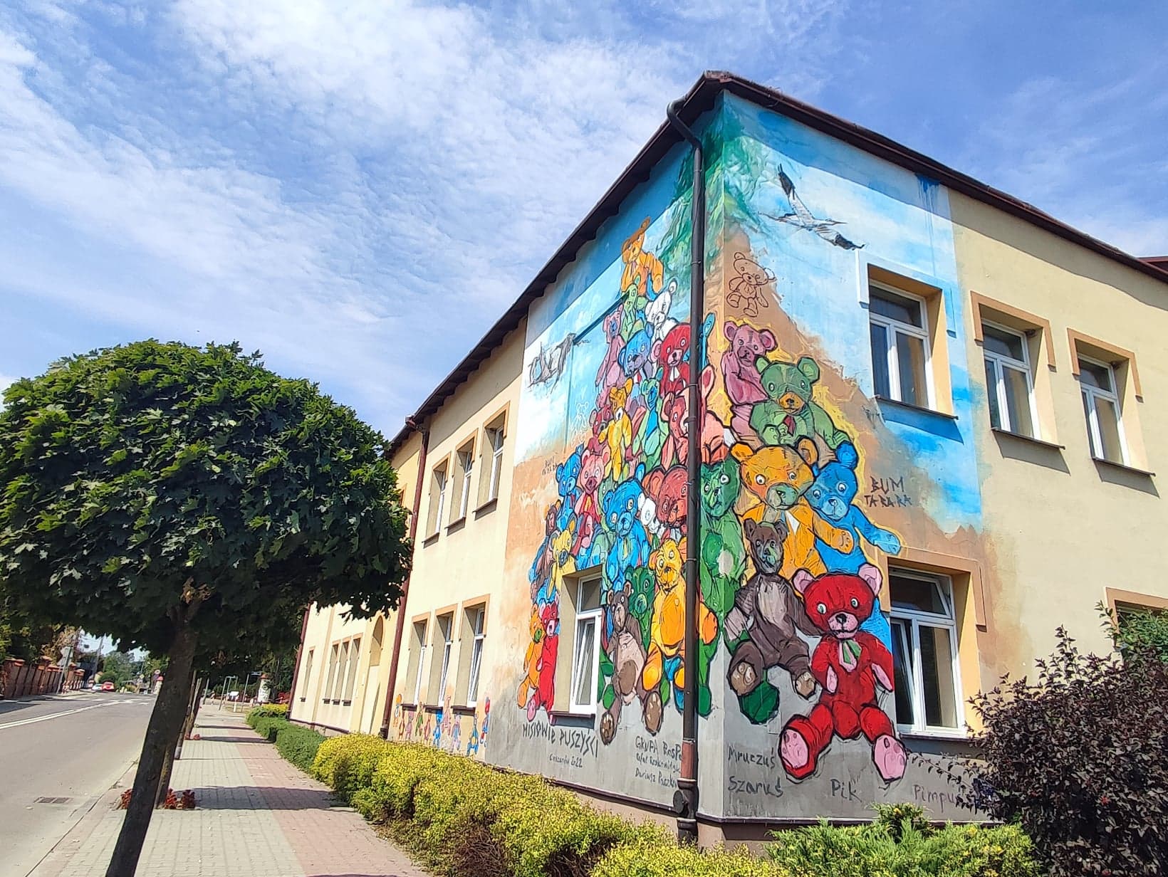 Misiowy mural w Cieszanowie