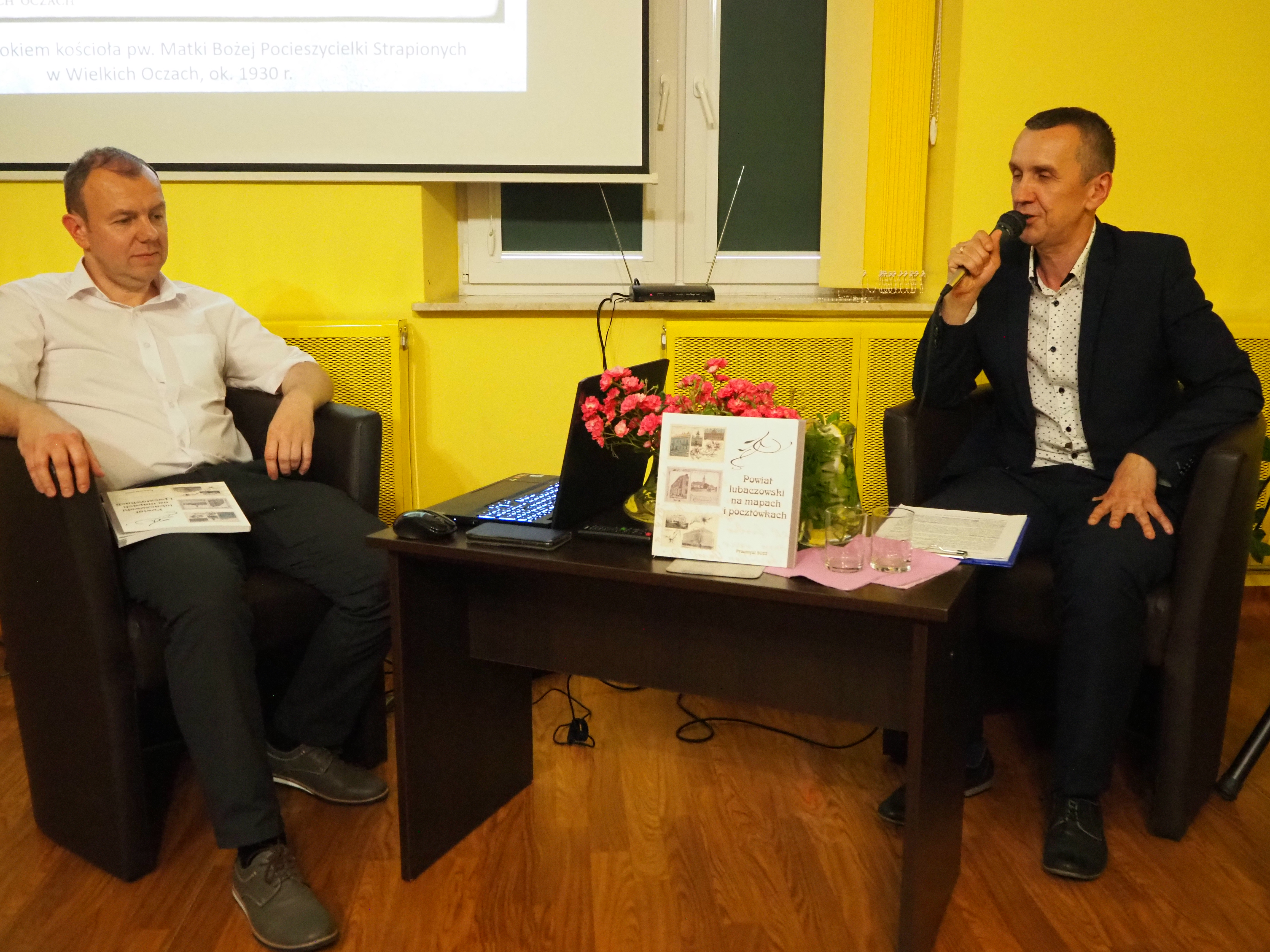 "Powiat lubaczowski na mapach i pocztówkach" - spotkanie z udziałem współautora Sławomira Roga
