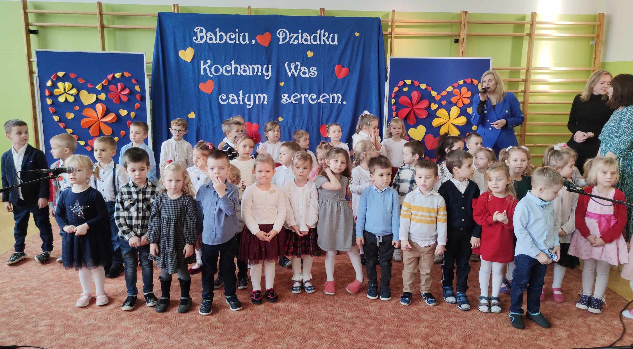 "Babciu, dziadku - kochamy Was całym sercem".