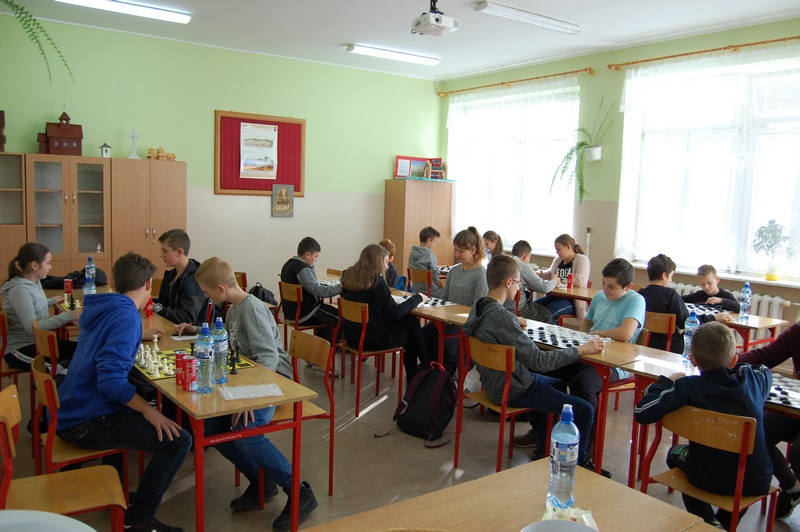 Zawody warcabowe i szachowe