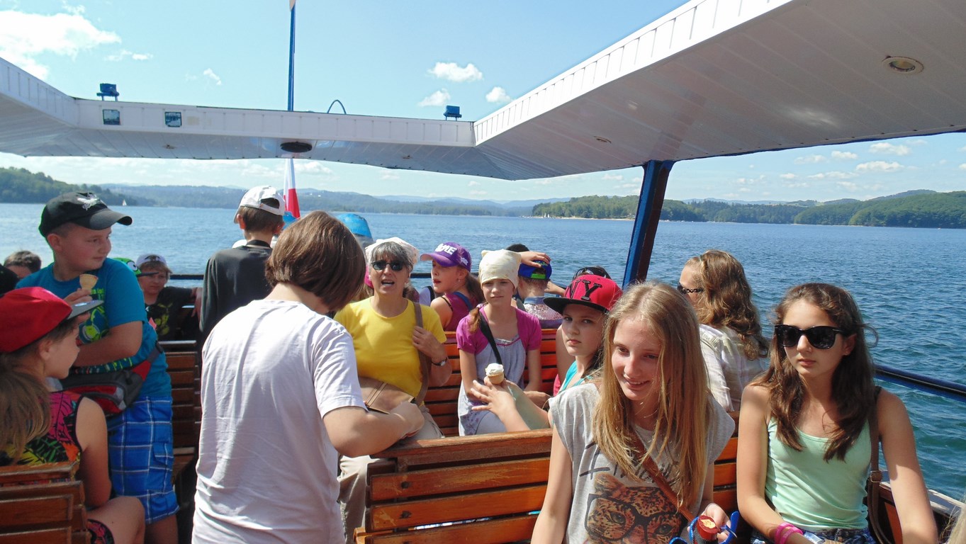 Uczniowie klas IV - VI na wycieczce nad Soliną i w sknsenie w Sanoku